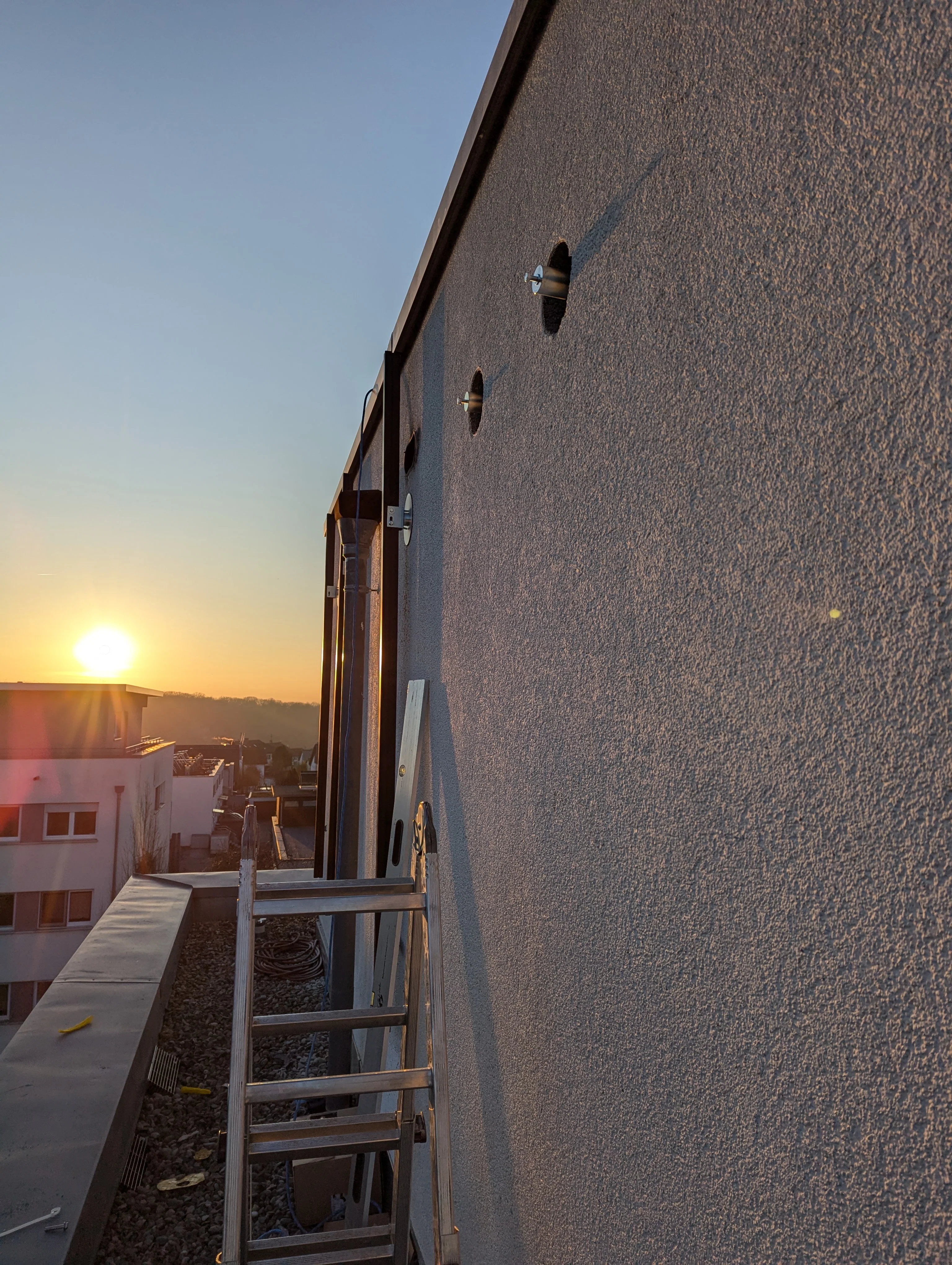 MO Energy Systems PV-Concrete Fassadenset 10cm Dämmung, vertikaler Aufbau, Modul mit 30 mm Rahmen - Image 5